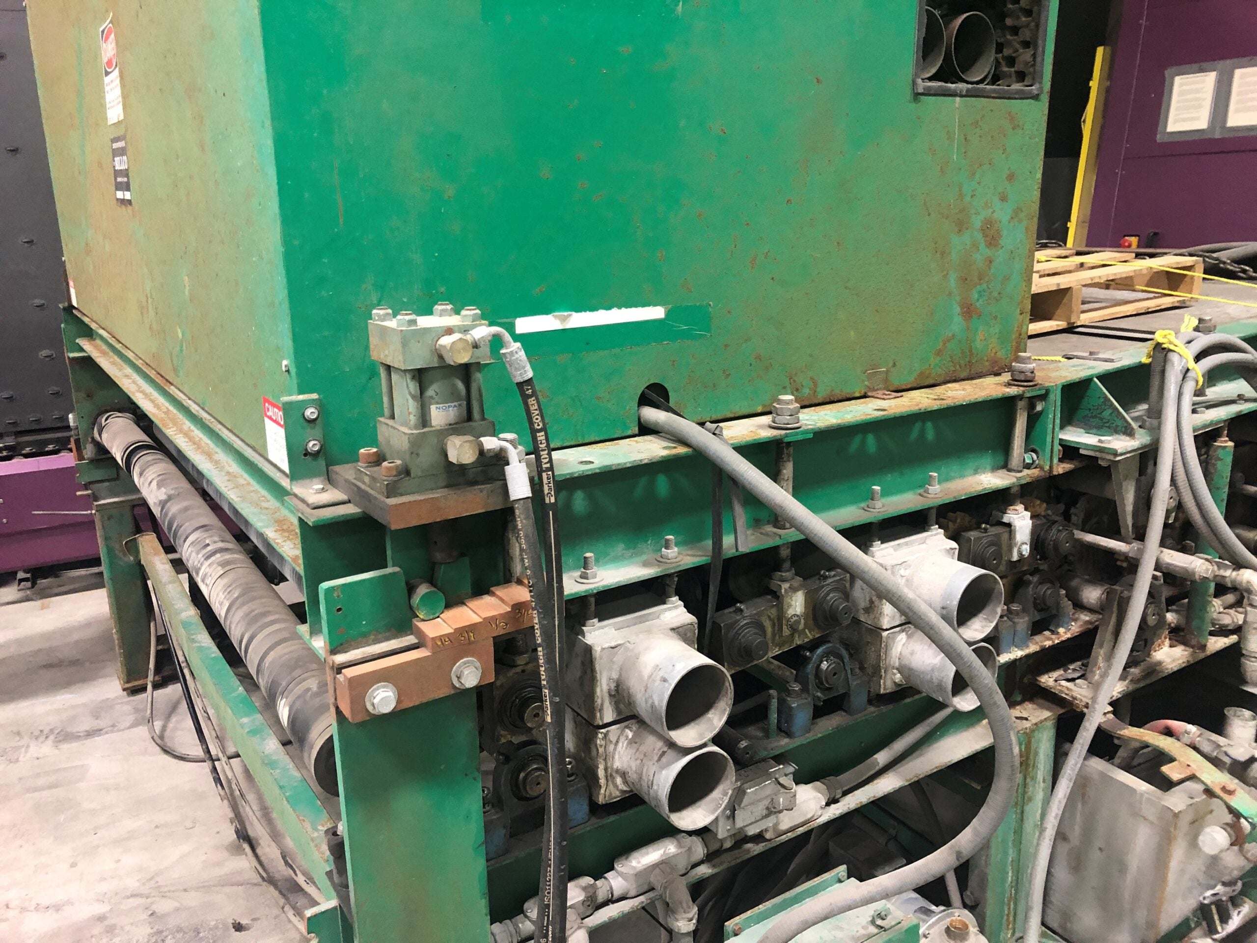 Billco, 84" 8 brush horizontal glass washer (3 available) - Image 4