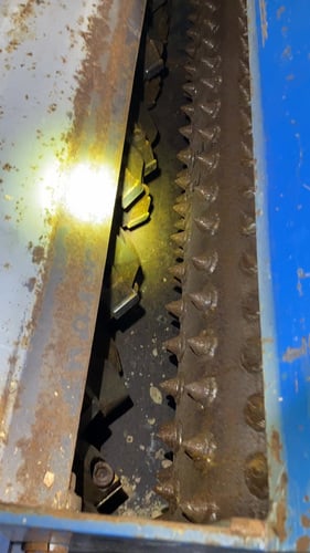 Westinghouse Salem #1638HTH, Horizontal Wood Waste Grinder, vibrating infeed conveyor, 37" max. working - Image 6