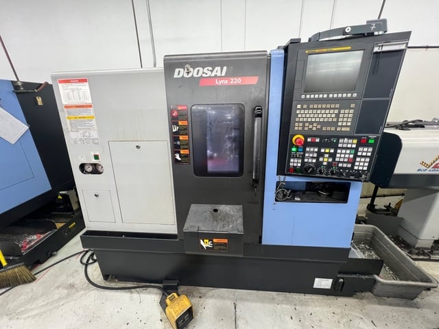 Daewoo Doosan #Lynx-220A, CNC lathe, 20.1" swing, 12.6" diameter, 12.7" length, 1.8" bar, A2-5, 12 turret - Image 1