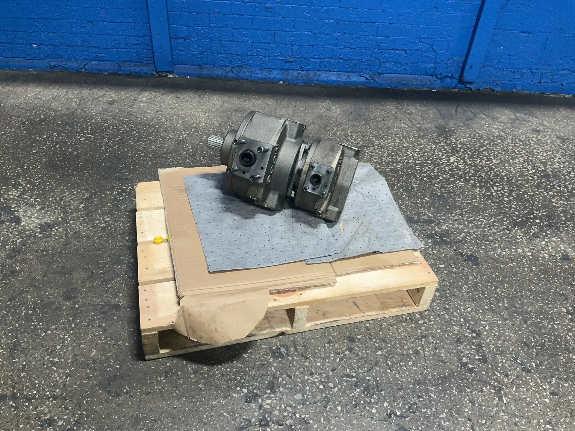 Moog #D953-0013/D955-0001, radial piston pump, 280 bar, 1800 RPM, 2014 - Image 1