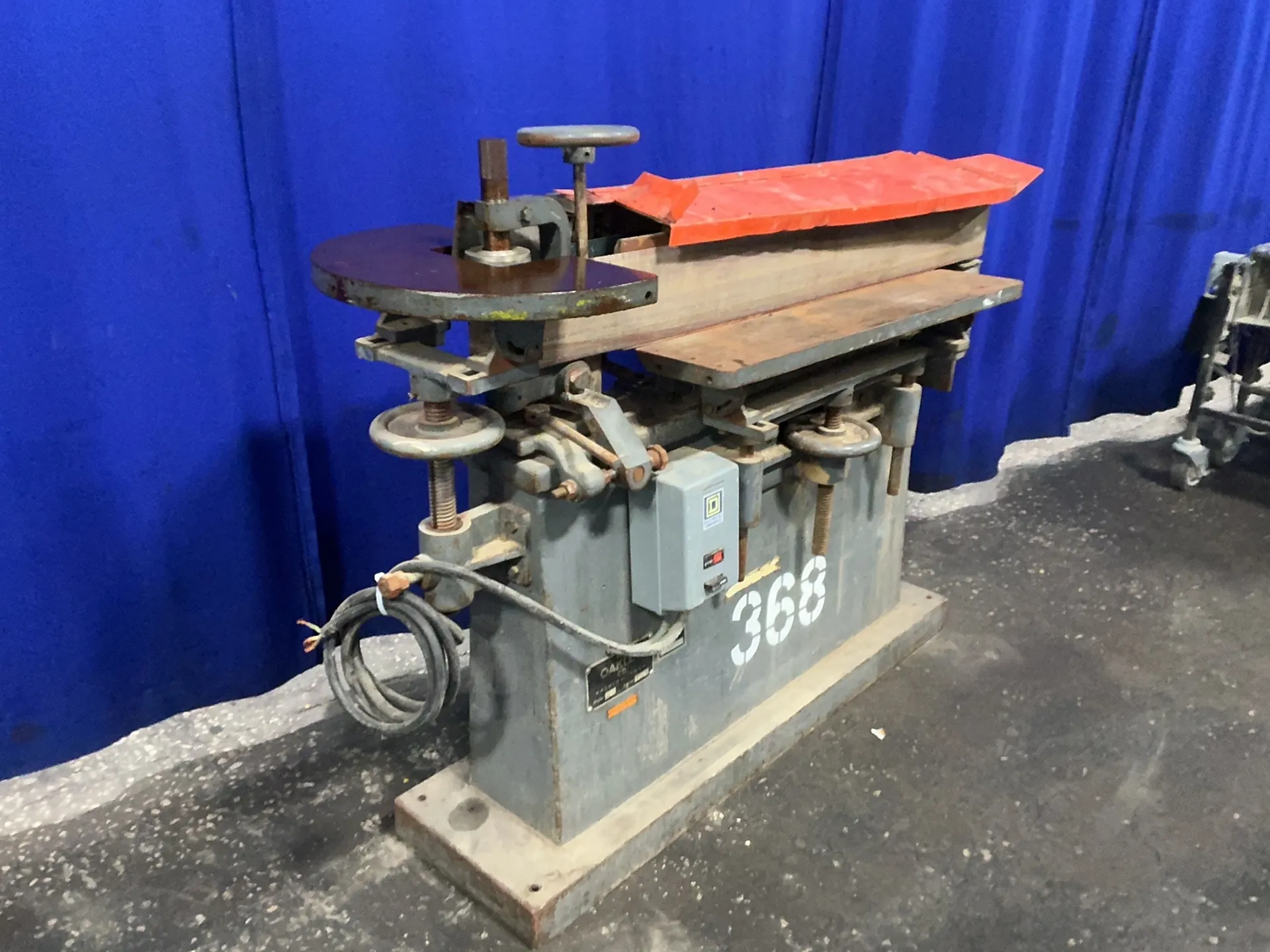 6" Oakley #H6, horizontal belt sander, 7.5" x 37" table, 2 HP, 1730 RPM, 6.2 Amps, 3/50/60/208-220/440 - Image 2