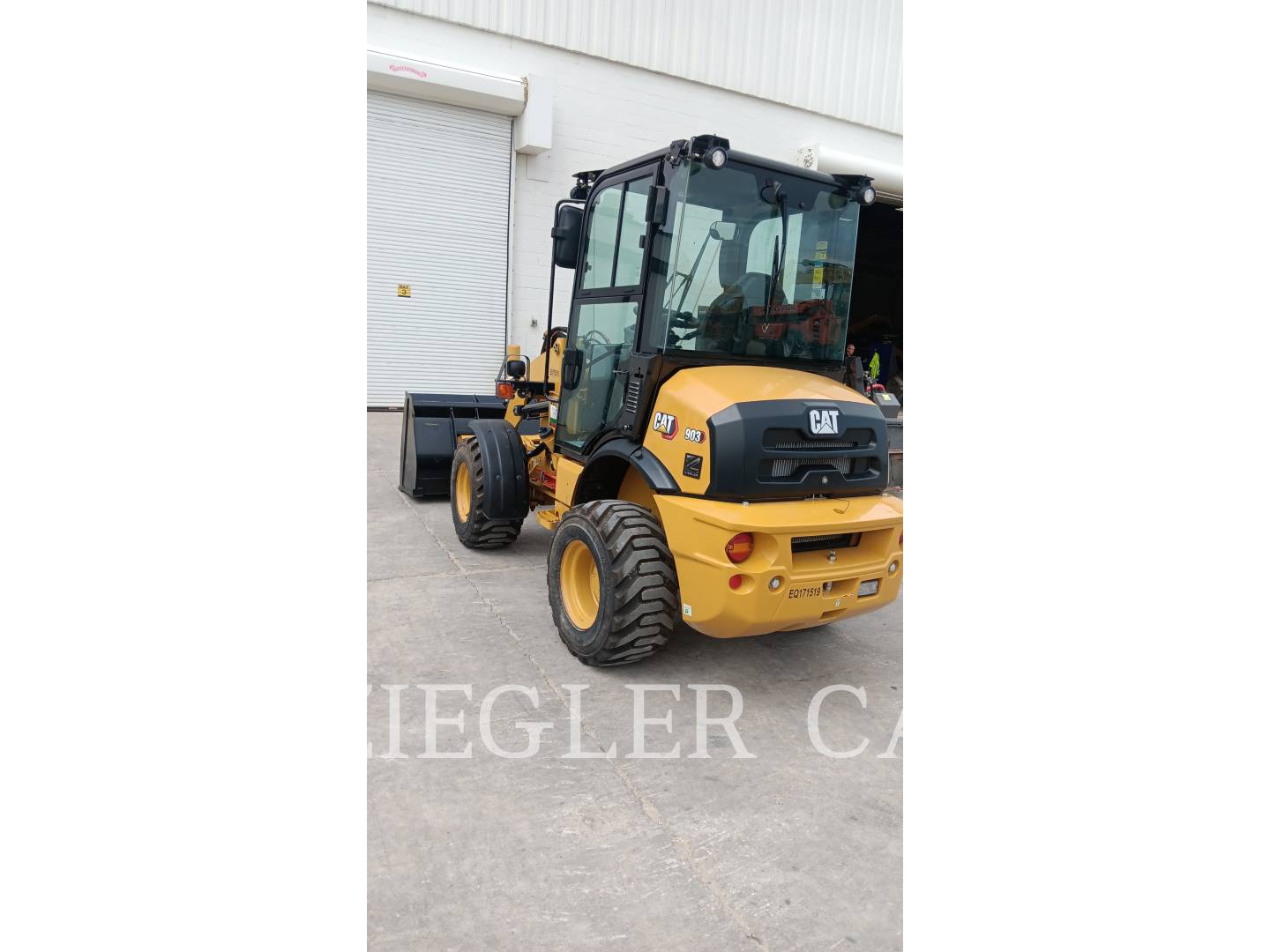 Cat 903, Wheel Loader, 55 hours, S/N: YH400293, 2025 - Image 4