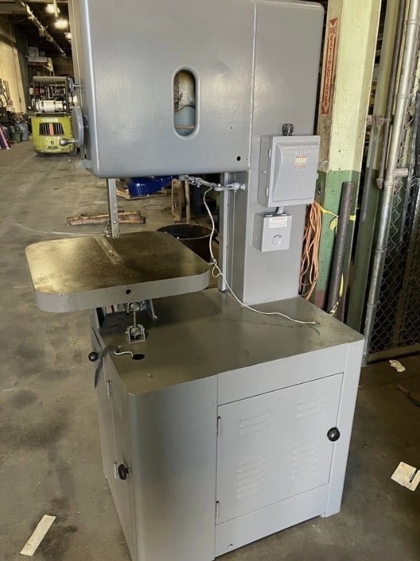 18" Grob #NS-18, Vertical Band Saw, variable speed pulley drive - Image 6