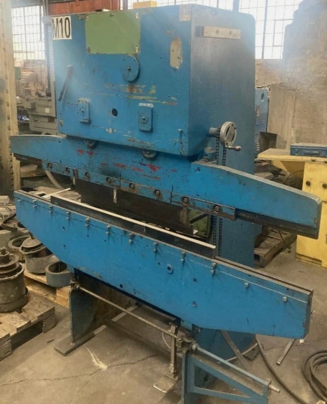 11 Ton, Chicago, Press Brake, 4' overall, 3/8" die opening, manual control - Image 4