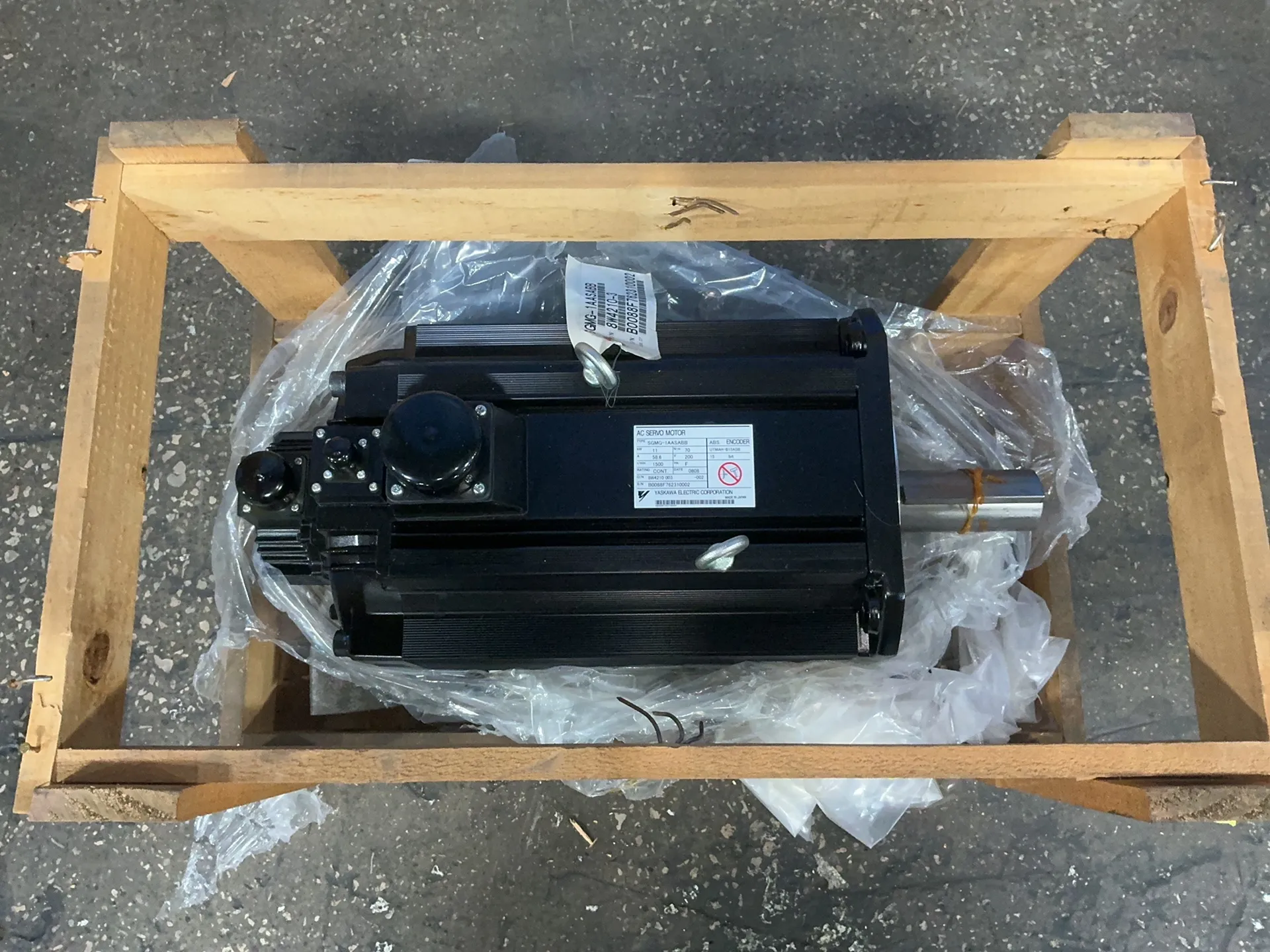 11 KW Yaskawa #SGMG-1AASABB, AC servo motor, 1500 RPM, 58.6 A, 200 Volts - Image 1