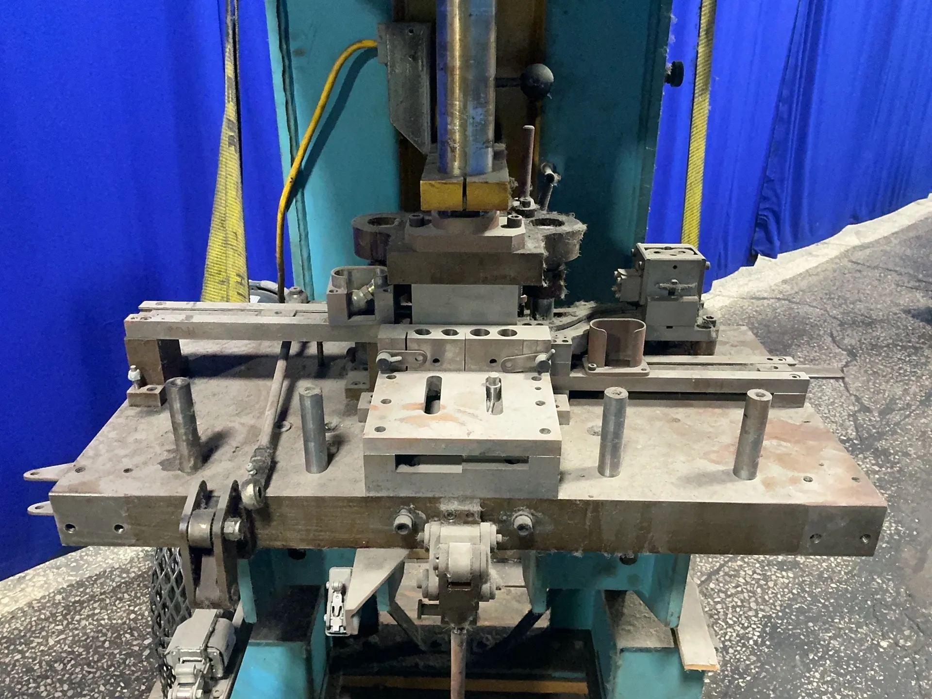 8 Ton, Multipress #W4R87M, press, 14" x 27" table, 1930 PSI, 7.5 HP, 1745 RPM, 460 V. - Image 4