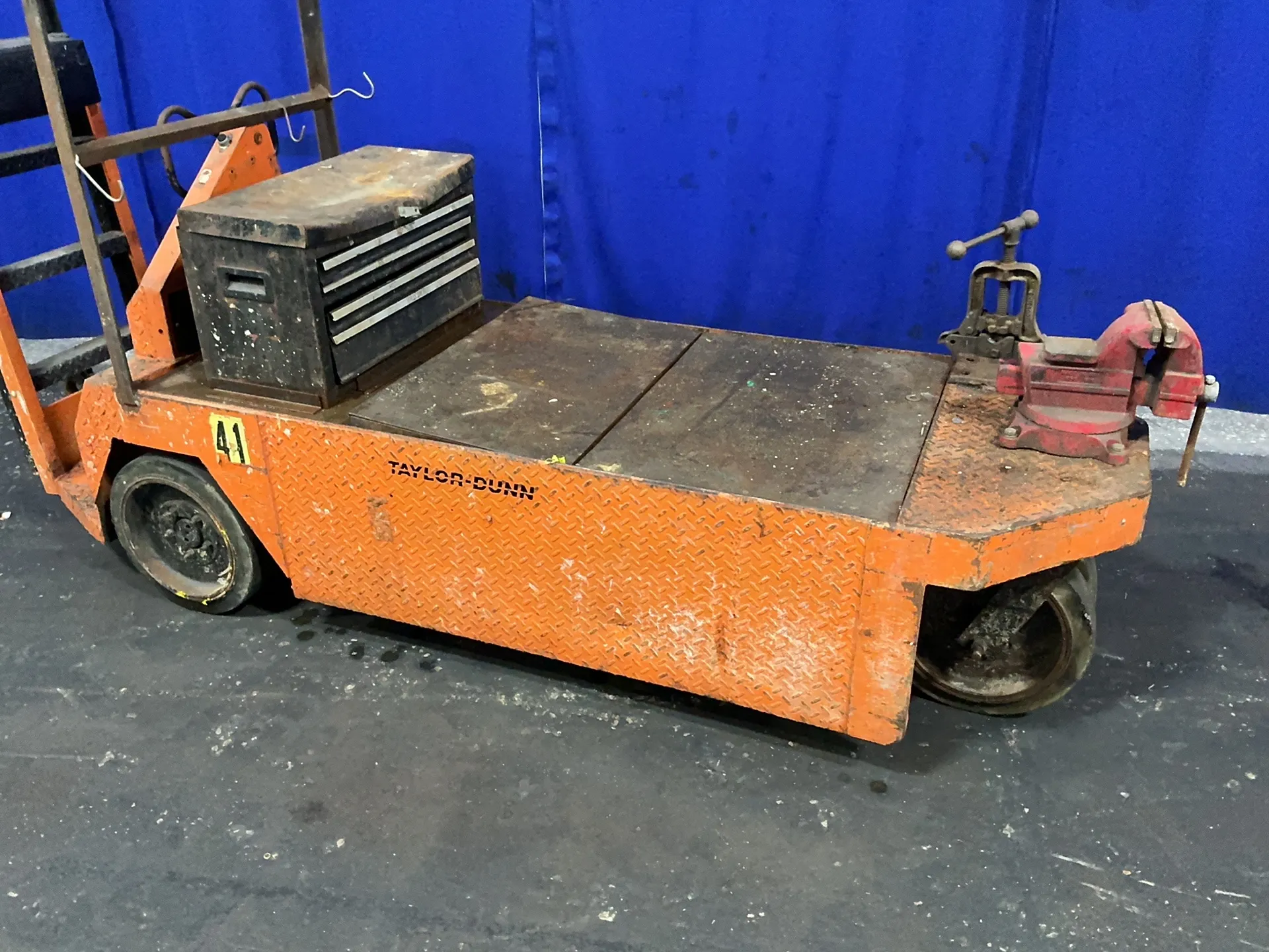 1,700 lb. Taylor-Dunn #SC1-75, order picker cart, 24 VDC, key, tool cabinet, 6" vise - Image 2