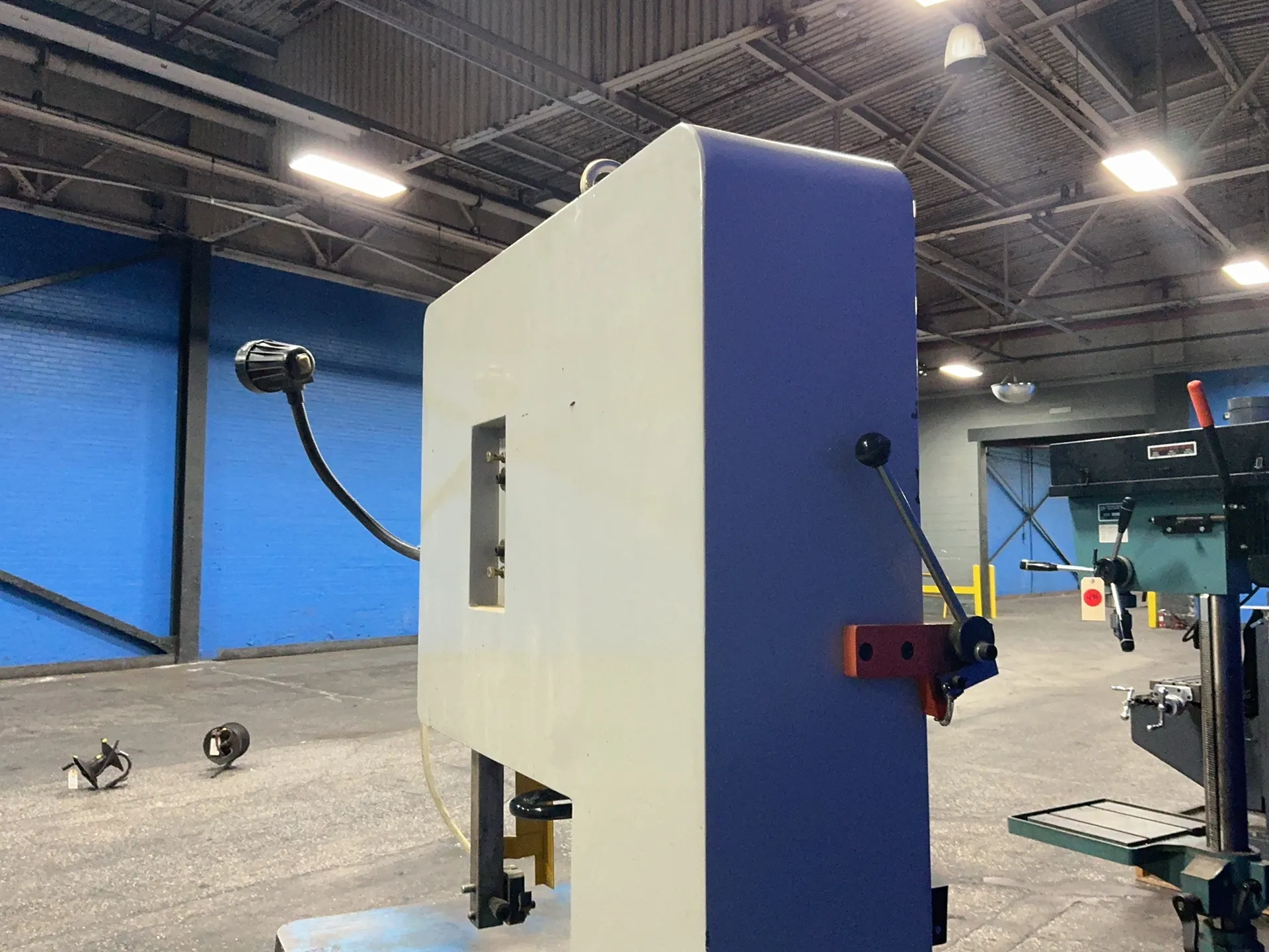 18" x 10" Procut #RF66KB45, vertical band saw, 20" x 24" table, 220 V., 2006 - Image 1