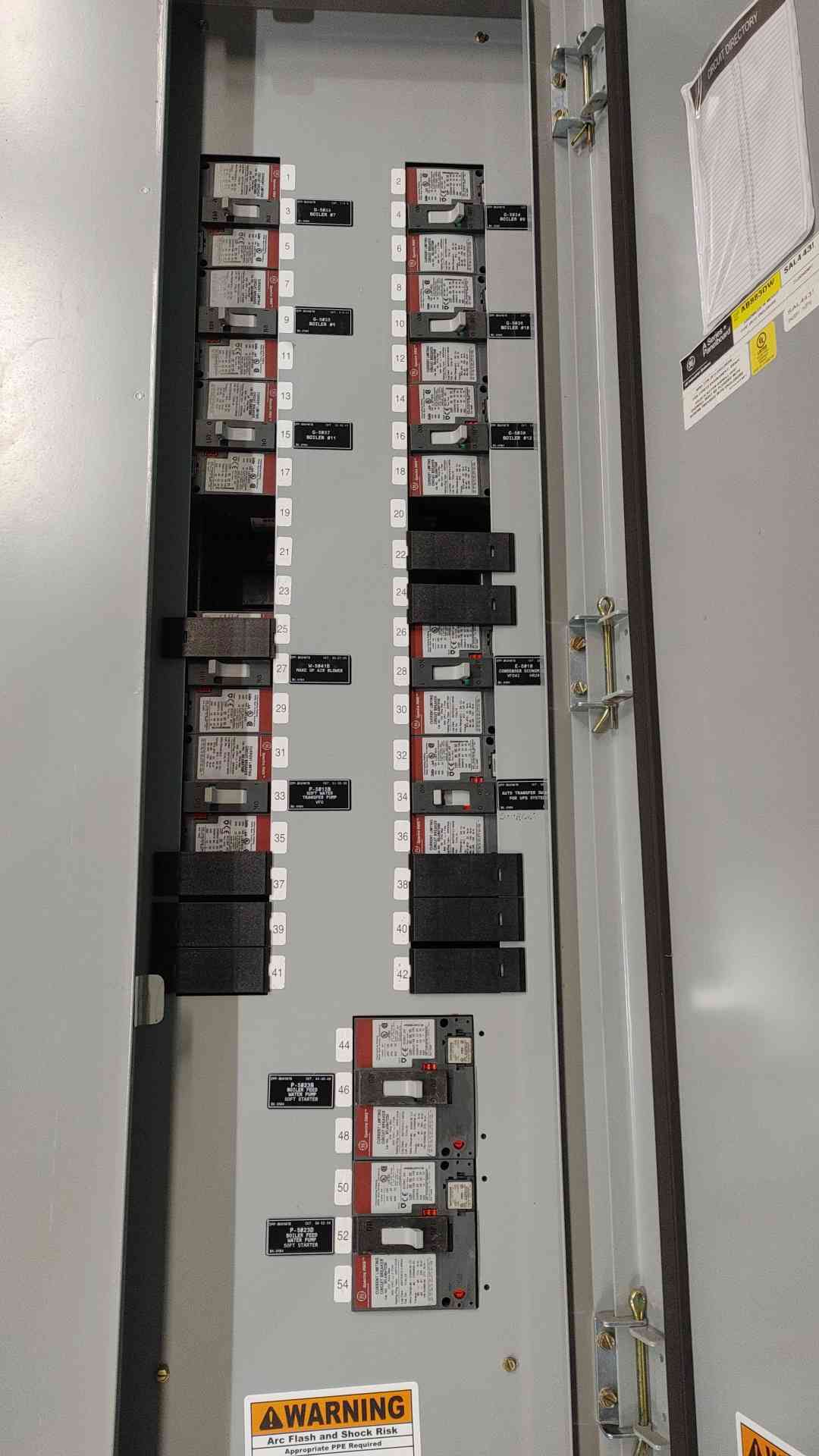800 Amp. General Electric A-Series II, ADP3428KBX, panelboard, 480 Volts, 3 phase, 3 wire, w/ 800A main, (9) - Image 3