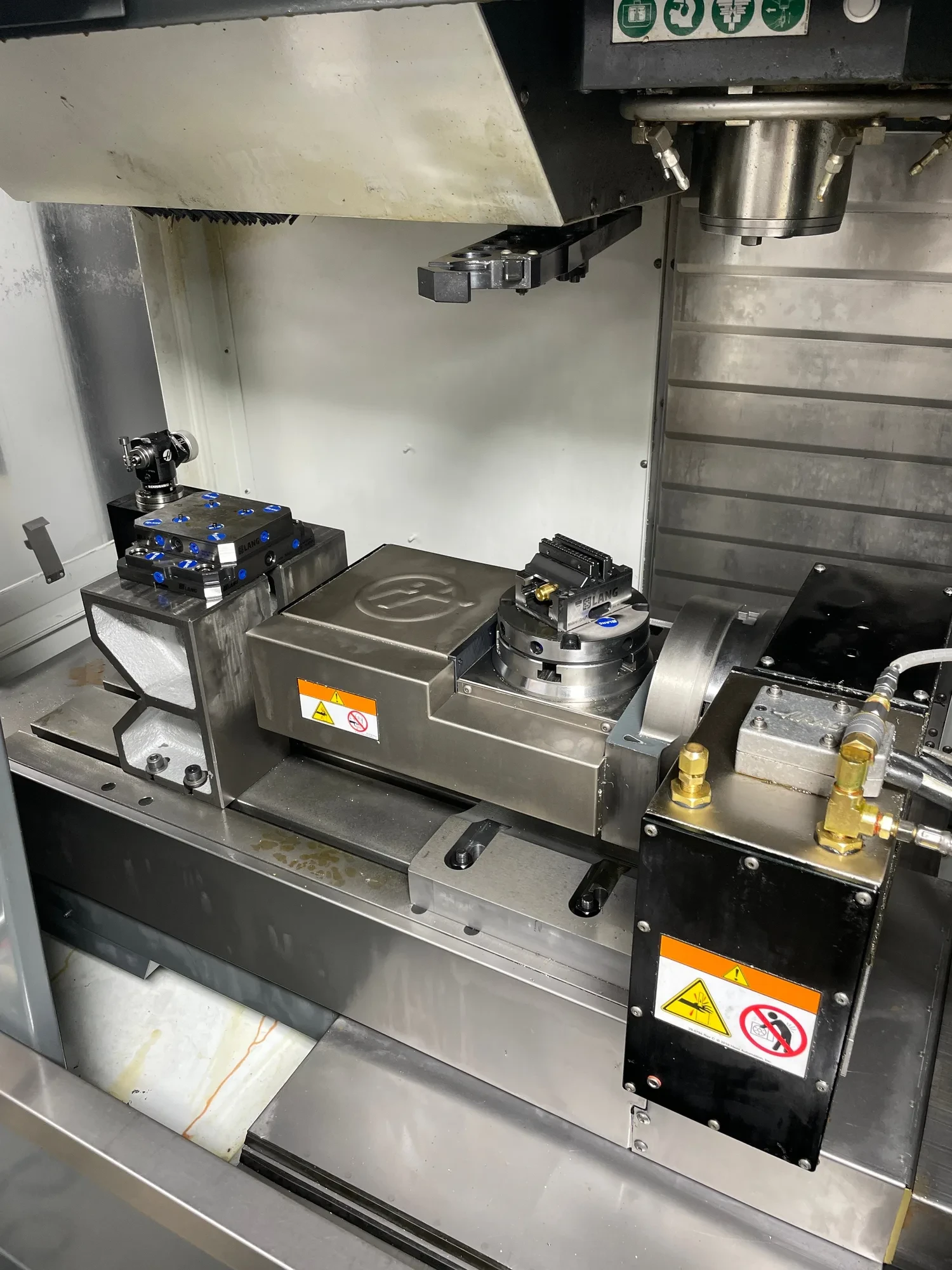 Haas #VF-2, CNC Vertical Machining Center, 30" X, 16" Y, 20" Z, 36" x 14" table, 20 HP, 8100 RPM, 20 - Image 3