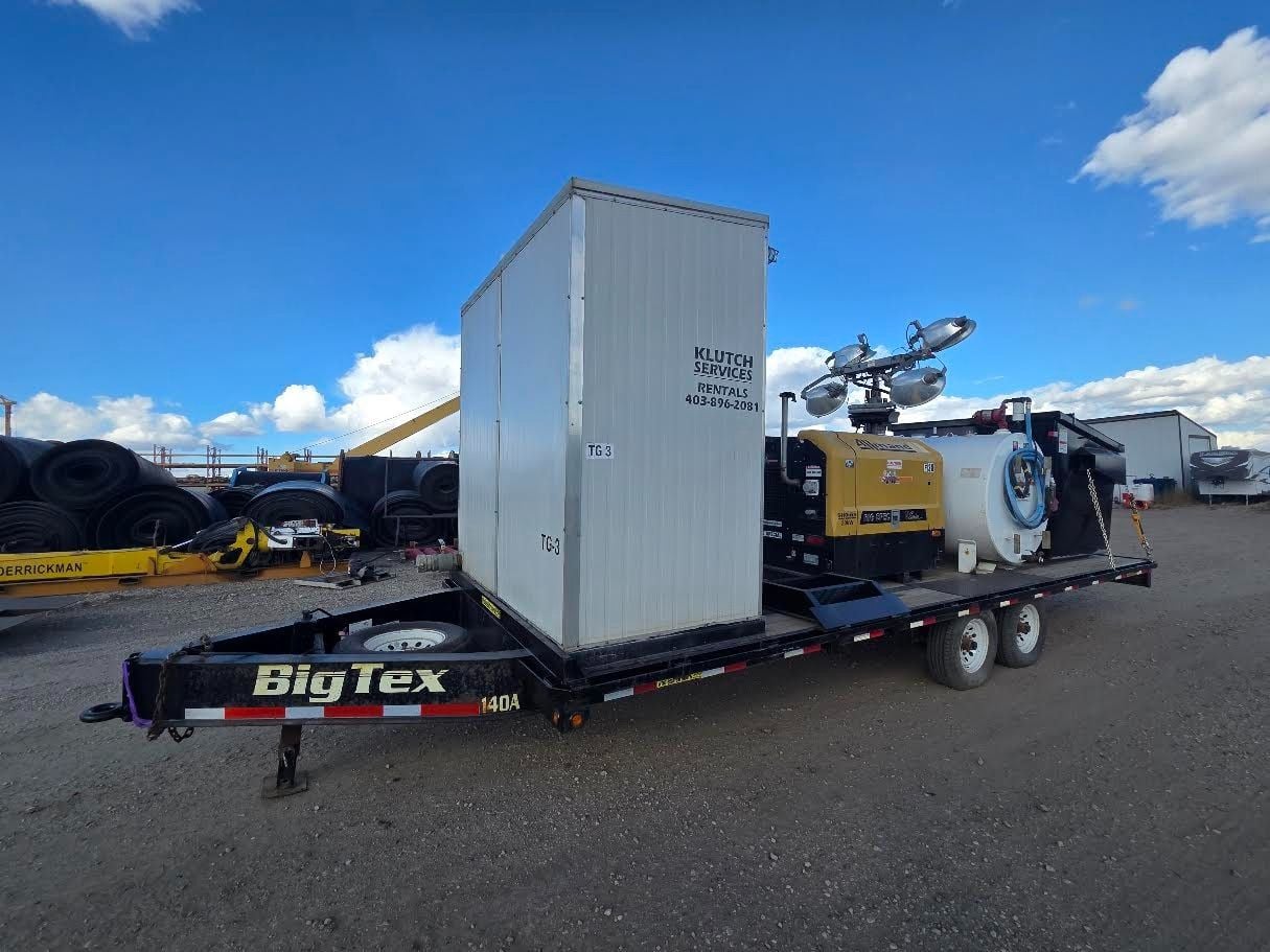 20 KW Allmand #Maxi-Lite, diesel generator set, 3-phase, 938 hours, light tower & heated washroom combo unit - Image 2