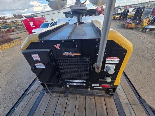 20 KW Allmand #Maxi-Lite, diesel generator set, 3-phase, 938 hours, light tower & heated washroom combo unit - Image 9