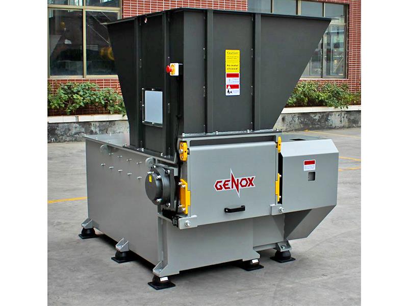 Genox #V600, single shaft shredder, 48" x 43" hopper, 9" rotor diameter, 25 HP, shock absorbing gearbox - Image 2