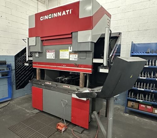 60 Ton, Cincinnati #Autoform-60AF-Plus-4, CNC press brake, 6' overall, 48" between housing, 11" stroke, 20" - Image 2