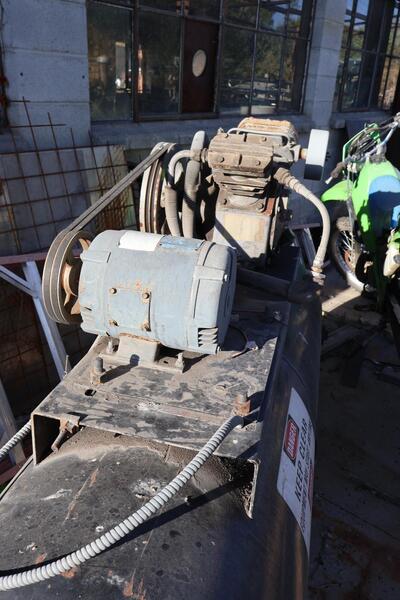 17.3 cfm, 175 psi, Ingersoll-Rand #242-5D-T30, reciprocating air compressor, 5 HP, 80 gallon, 230/460 V., 3 - Image 5