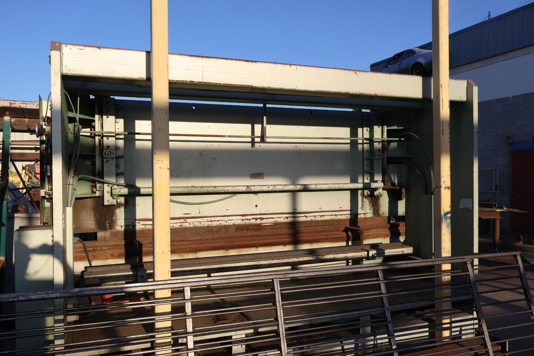 90 Ton, Betenbender #12-90, hydraulic press brake, 12' overall, 132" between housing, 6" stroke, 8" throat - Image 7