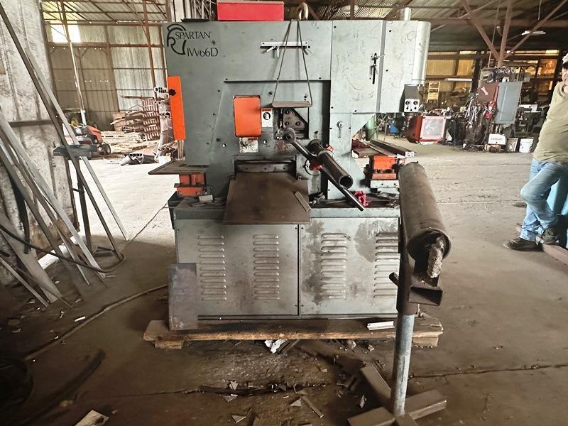 3-1/2" x 3-1/2' " x 3/8" Armstrong, Blum Marvel Spartan #IW66D, ironworker, 66 ton, 2004 - Image 2