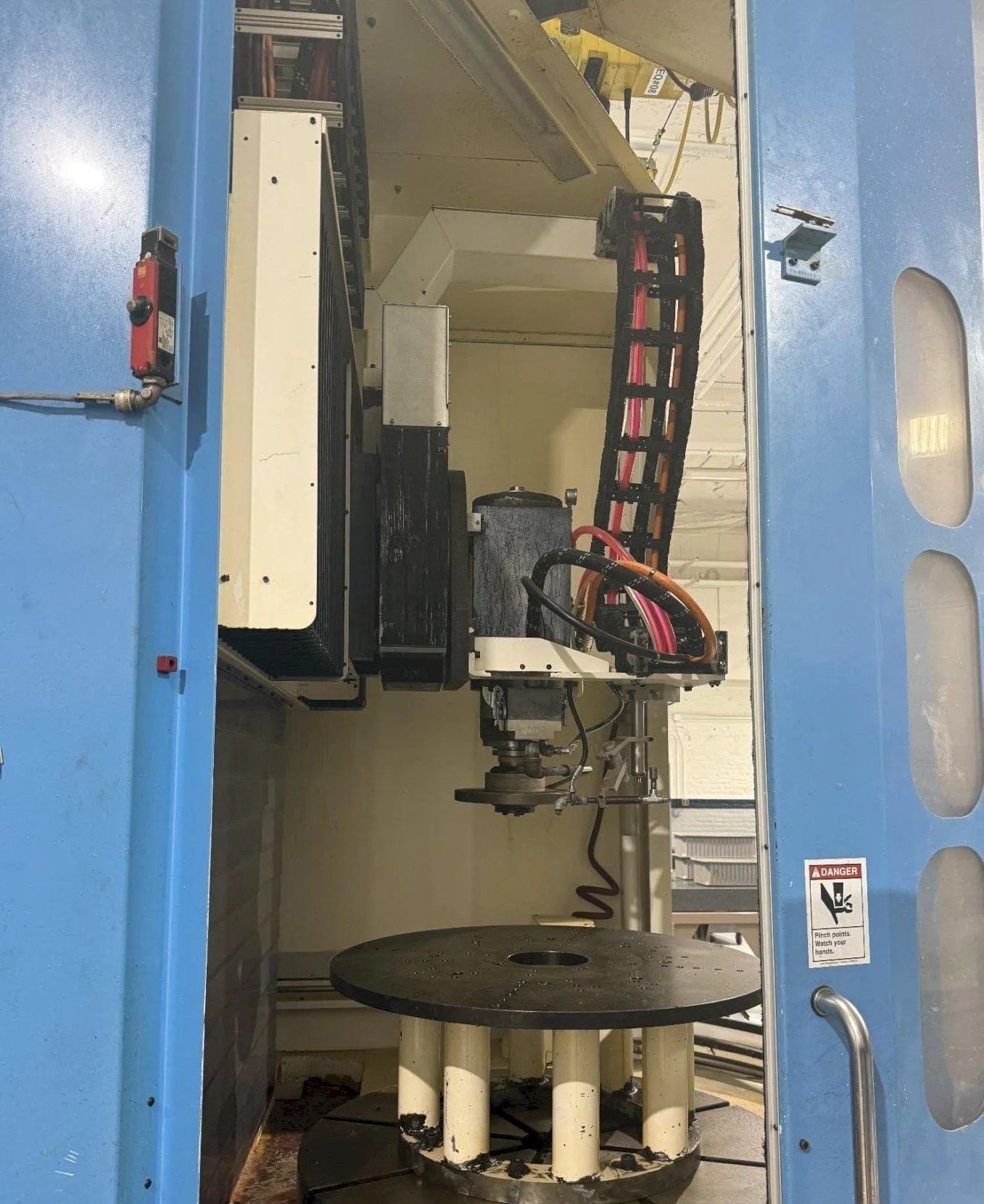 Campbell #750-36-36-36/42, CNC vertical grinder, Fanuc 31iA, coolant filtration unit, chiller, 2016 - Image 7