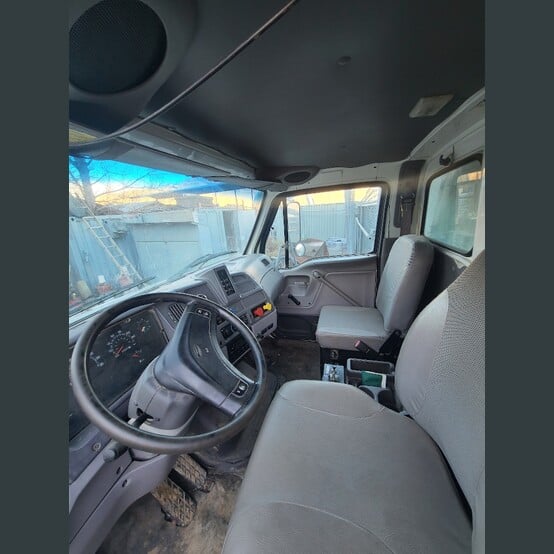 Sterling #L7501, Dump Truck, 330 HP CAT 3126 engine, 4x2 single axle, 95.5" x 12' dump bed, 169,881 km, 5,140 - Image 10