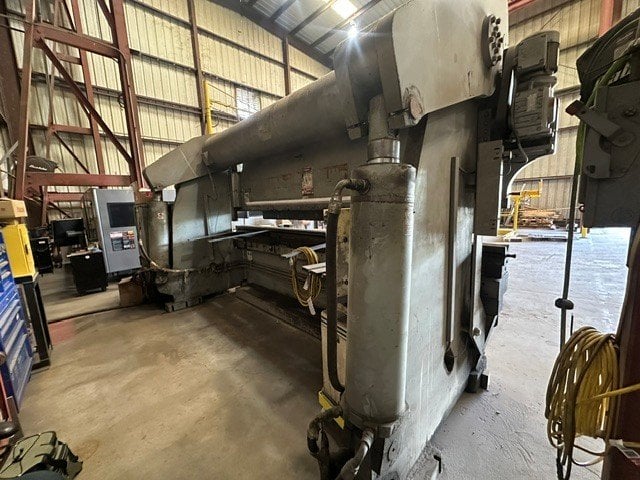 400 Ton, Accurpress #740014, hydraulic press brake, 14' overall, 12' 6" between housing, 10" stroke, 20" - Image 4