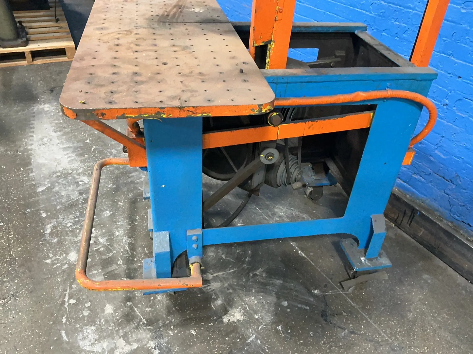 10" x 9" Roll-In Saw, vertical band saw, 18" x 48" table, 0.75 HP, 115/230 V., AS IS - Image 3