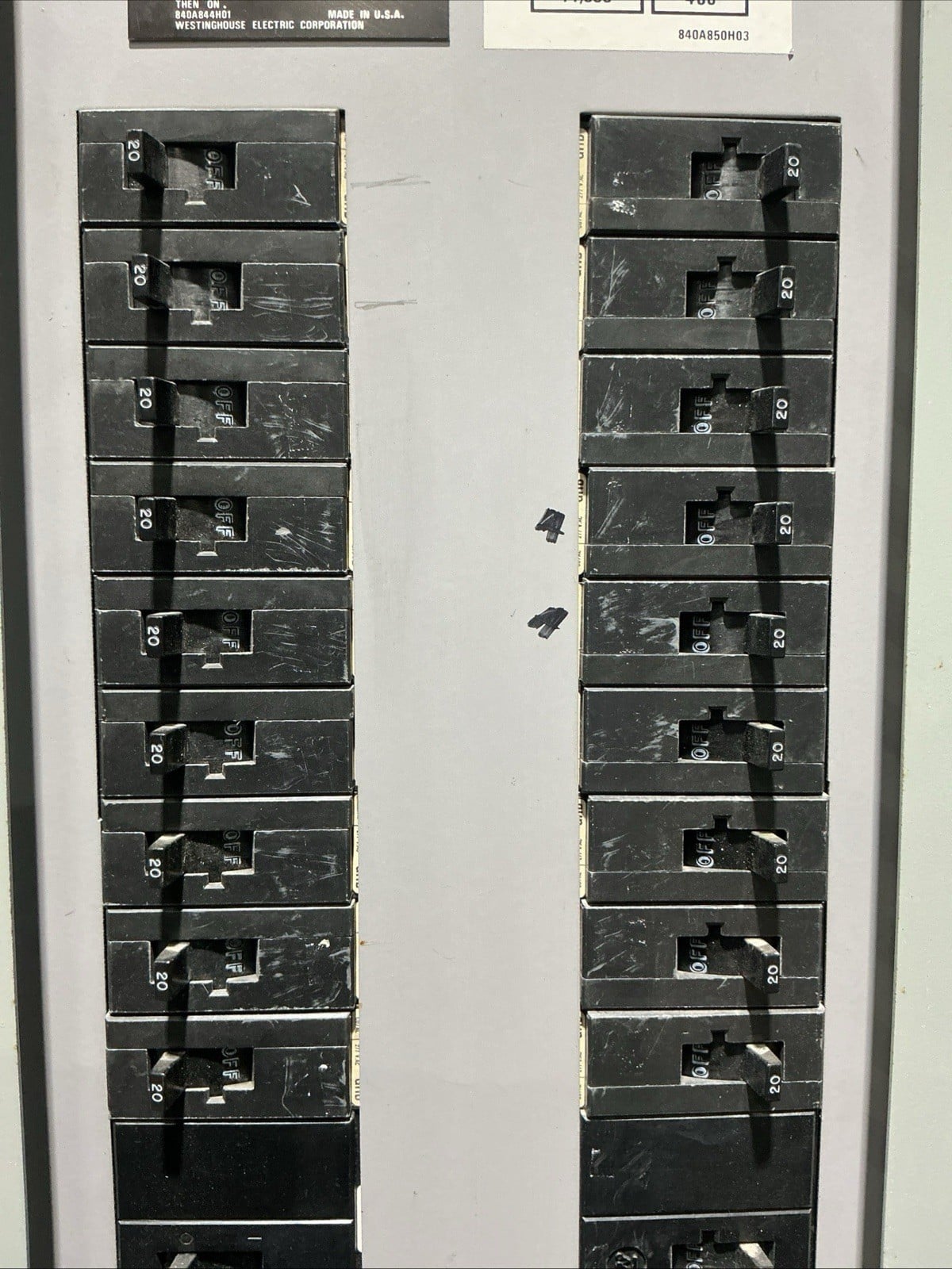 400 Amp. Westinghouse DA72087, MLO Panelboard, 480Y/277 Volts, 3 Phase, 4 Wire, no lock - Image 6