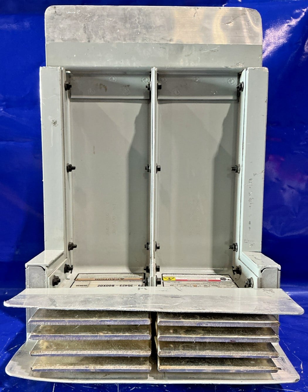 3000 Amps, Siemens #SX430C10ELED-SPEC, Busway, 600 Volts, 3 Phase, 4 Wire - Image 2