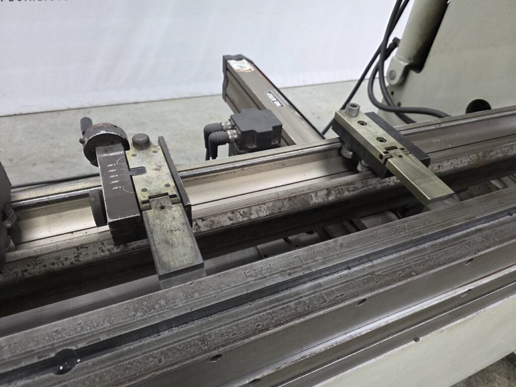 100 Ton, Accurpress #710010, 3-Axis CNC hydraulic press brake, 10' overall, 102" between housing, 8" stroke - Image 8