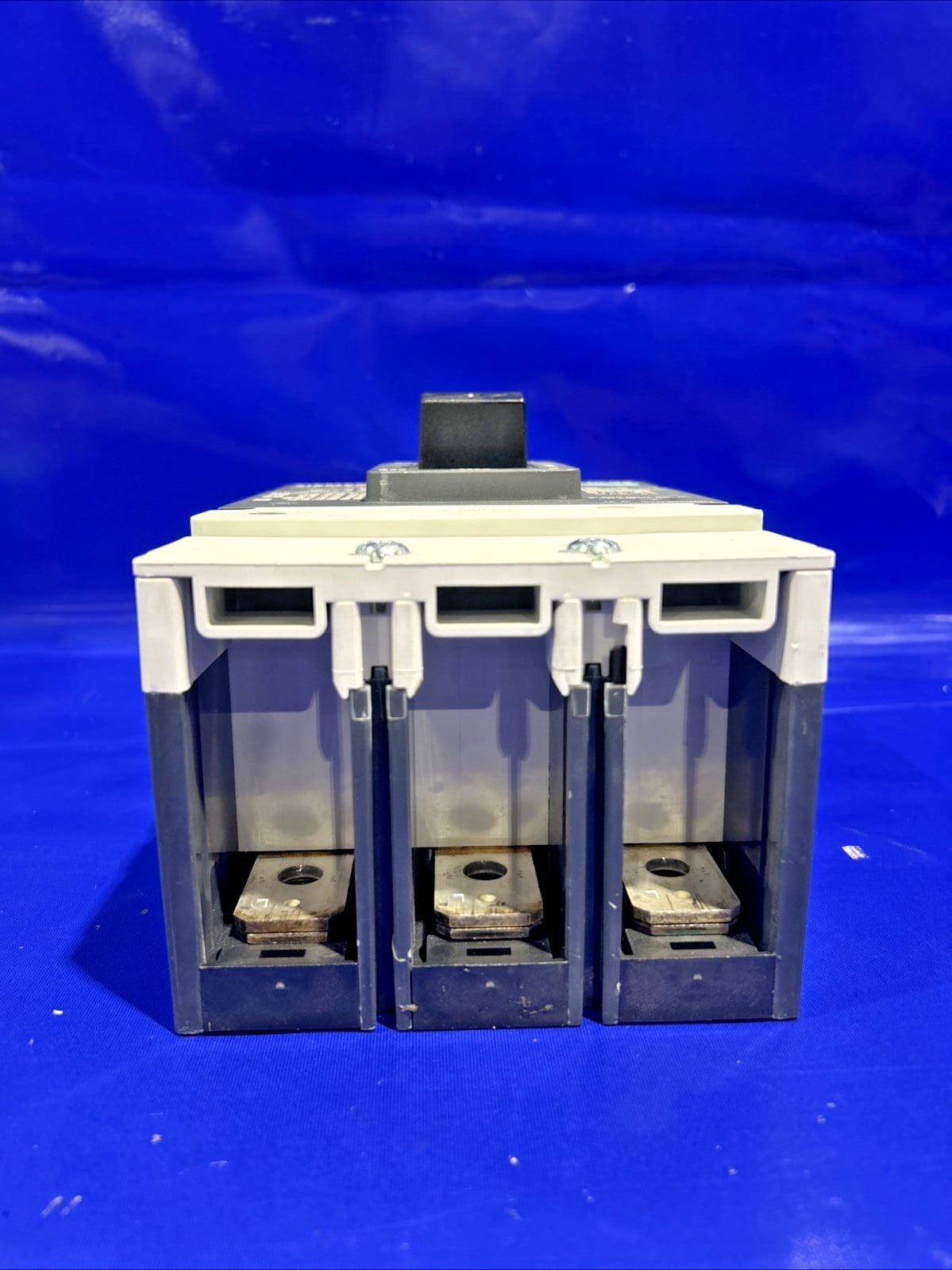 600 Amps, Siemens #HLK3B600MA2REX6, circuit breaker, 600 Volts, 3 Pole - Image 5