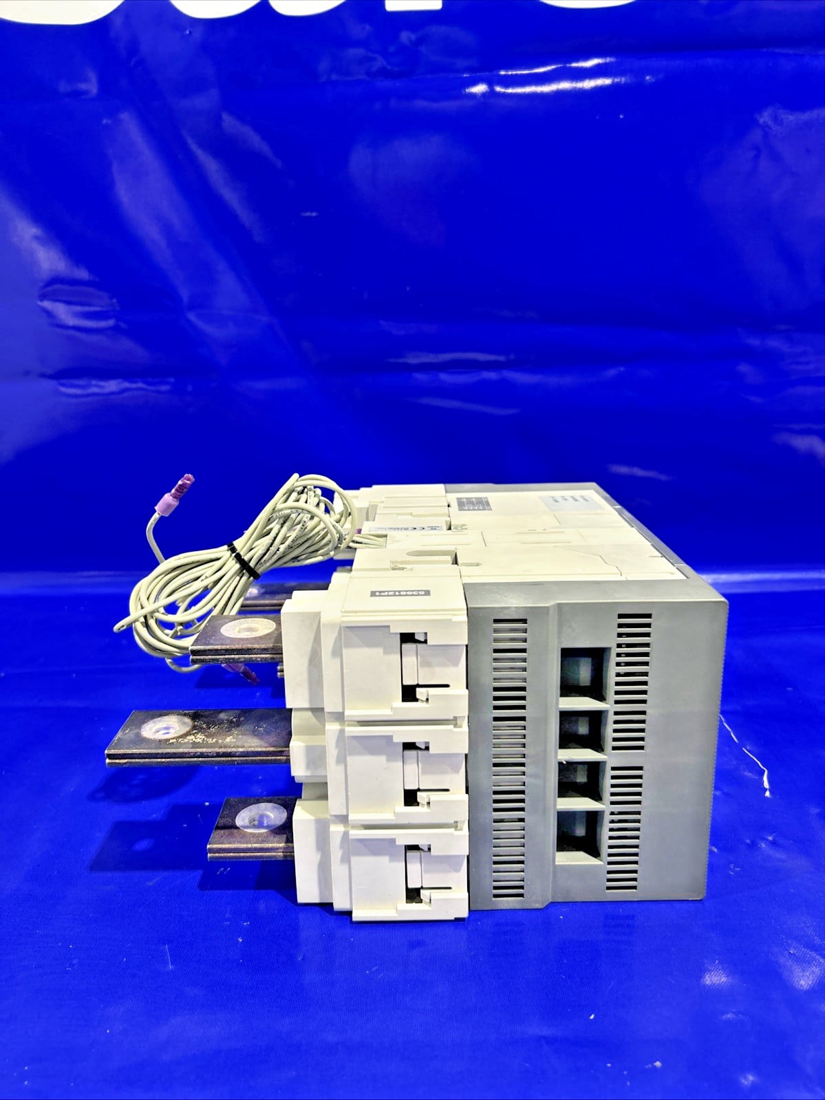 600 Amps, ABB #T5L-D, circuit breakers, 600 Volts, 3 Pole, LOT of 15, (11) 600 Amp and (4) 400 Amp T5L 400 - Image 4