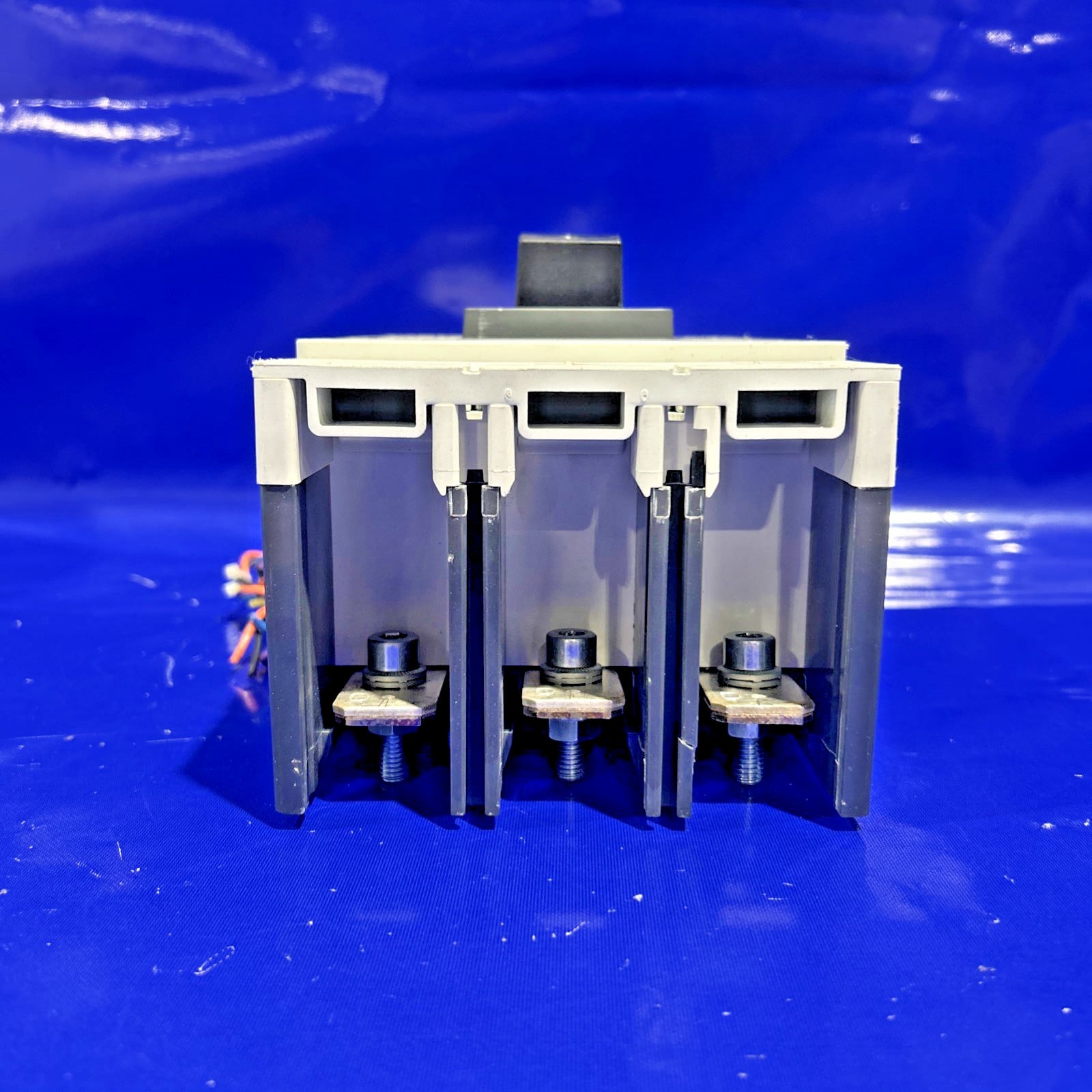 350 Amps, Siemens #HJX3B350MA2REX6, circuit breaker, 600 Volts, 3 Pole (2 available) - Image 4