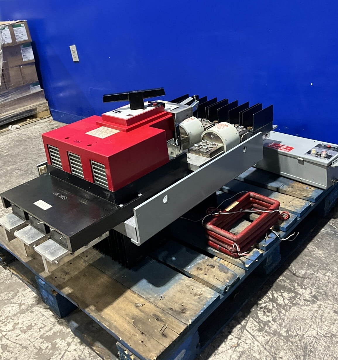 4000 Amp. General Electric #THPC3640BET1, high pressure co, 600 Volts, 3 Phase - Image 4