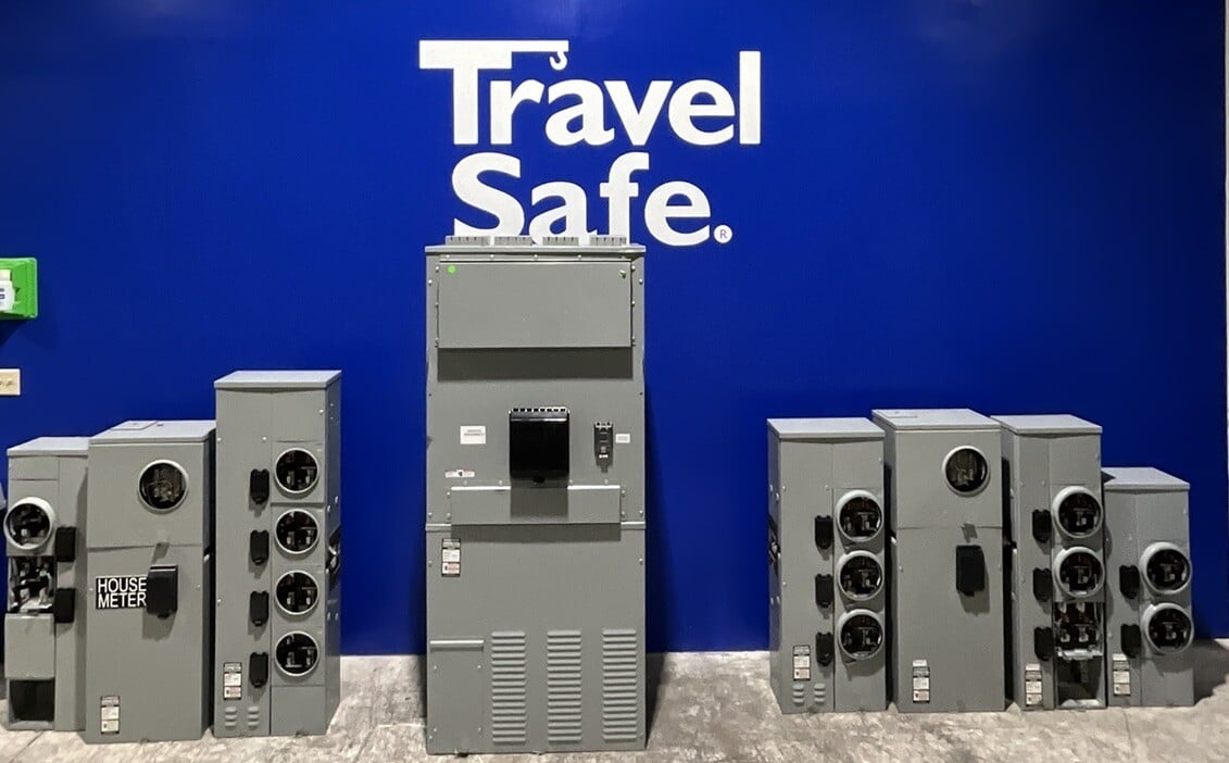 2000 Amp, Siemens #WBM1200B, meter main set, w/ meter bases, 240 Volts - Image 1