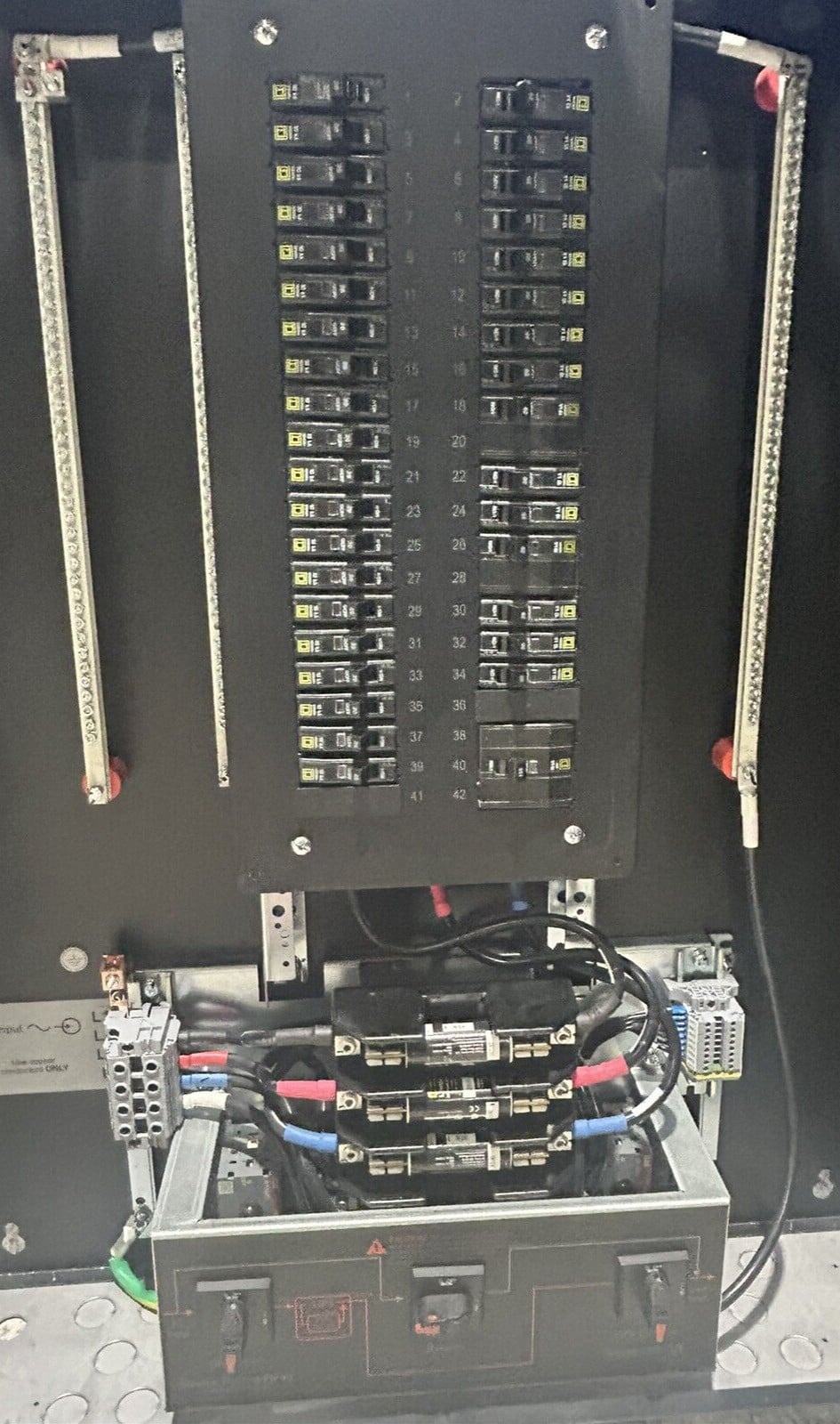 10.0 -30 KVA APC #SBPSU10K30FC1M1-WP, Smart-UPS VT maintenance bypass panel, 208 Volts - Image 4