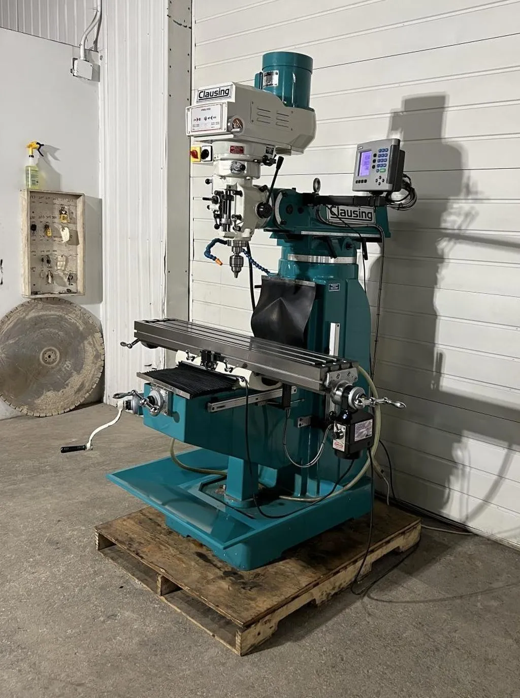 Clausing #2VS08, vertical knee mill, 9" x49" tbl., 38" X, 14" Y, 3 HP, 4350 RPM, digital read out, power - Image 4