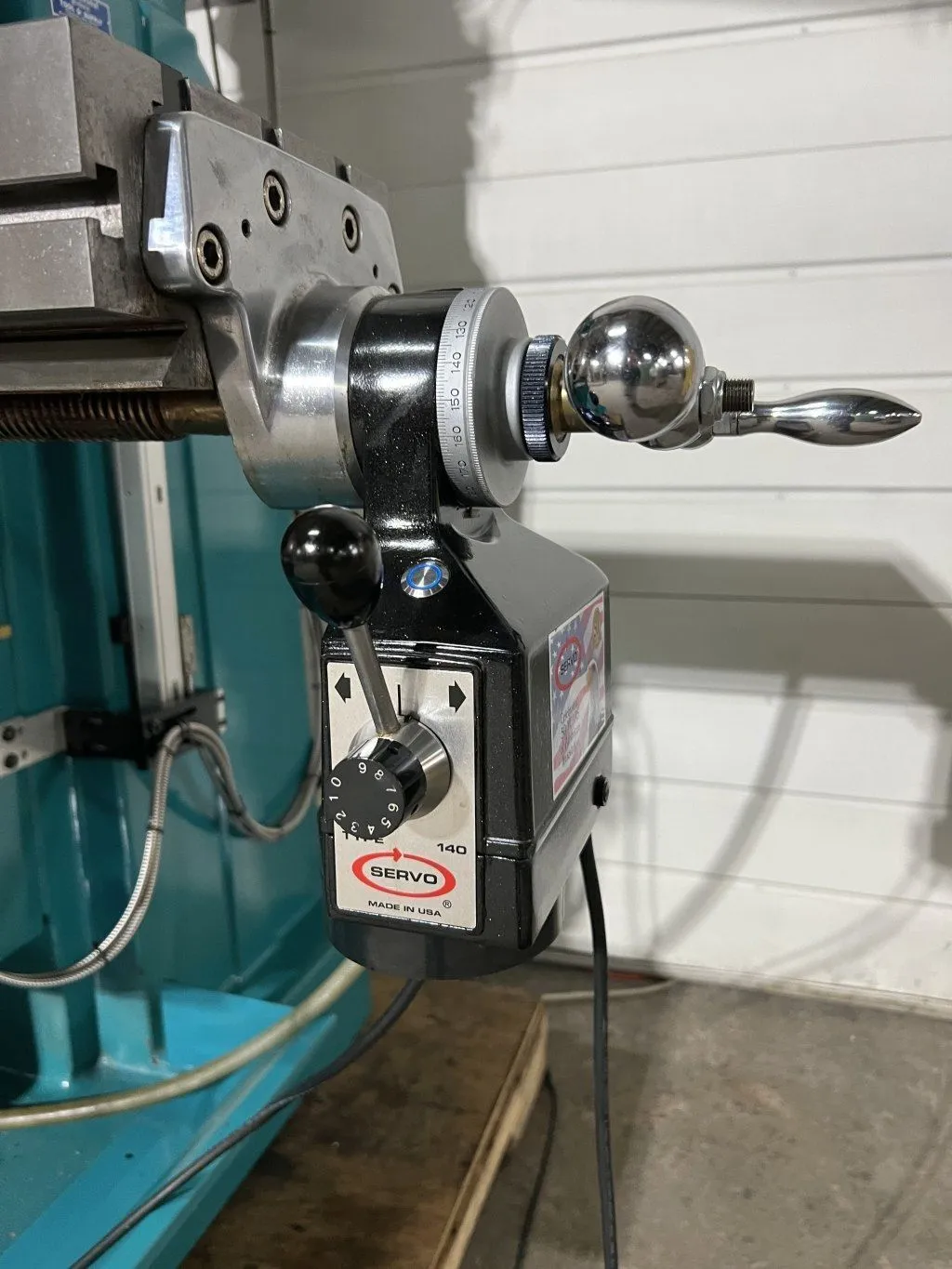 Clausing #2VS08, vertical knee mill, 9" x49" tbl., 38" X, 14" Y, 3 HP, 4350 RPM, digital read out, power - Image 9