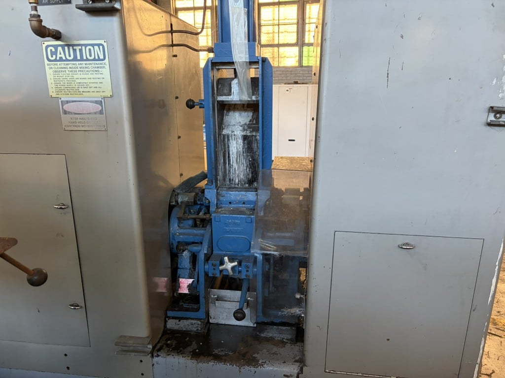 Farrel #BR, Lab Banbury Mixer, 1.6 liter, 2.6 lb. capacity, jacketed chamber, cored rotors, pneumatic hopper - Image 5