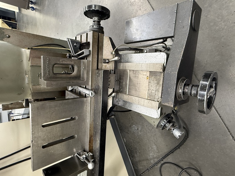 Bridgeport #EZ-Trak, CNC Vertical Mill, 9" x 48" table, 30" X, 12" Y, 16" Z, R8, 60-4,200 RPM, 3 HP, collets - Image 4