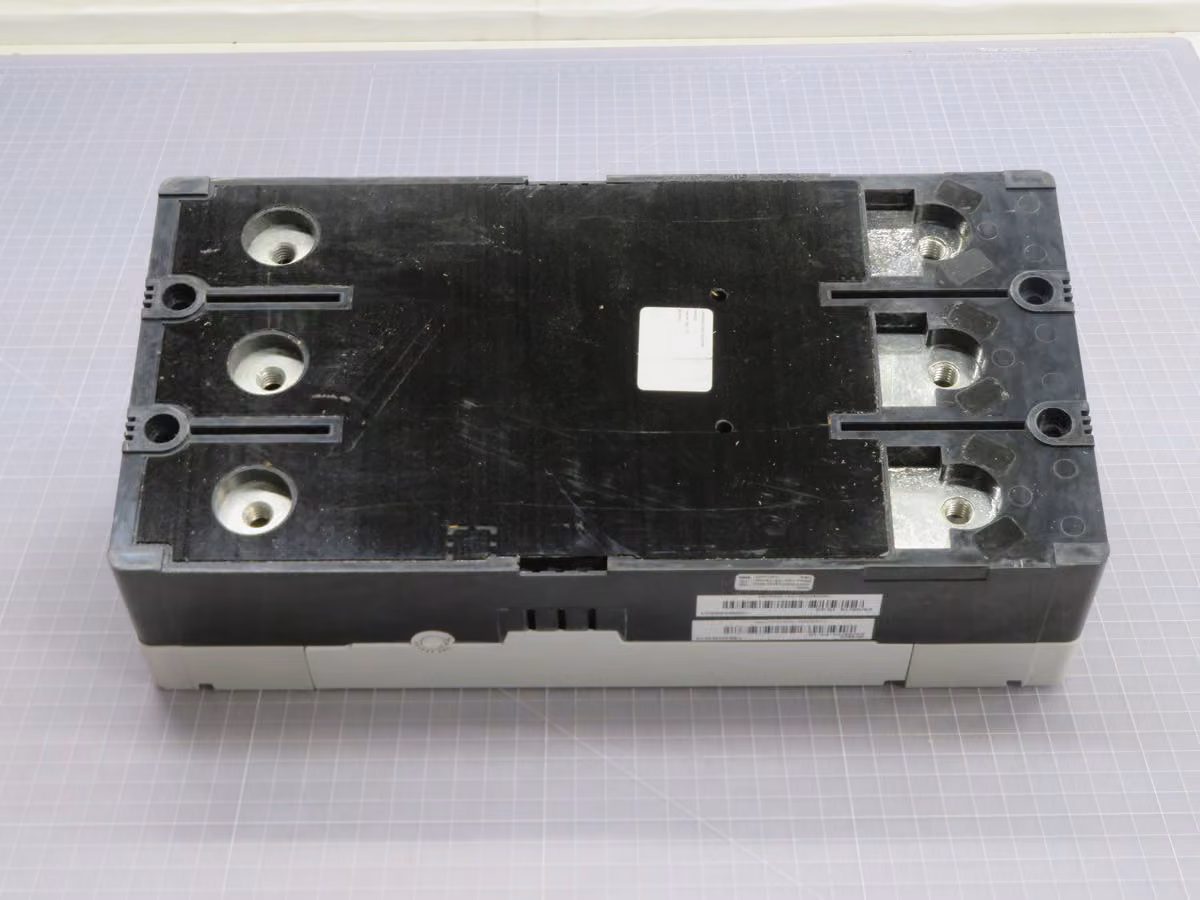 800 Amp, Eaton #MDLB3800FT33W, molded case circuit breaker, 3-pole, 65 kAIC @ 240 VAC - Image 1