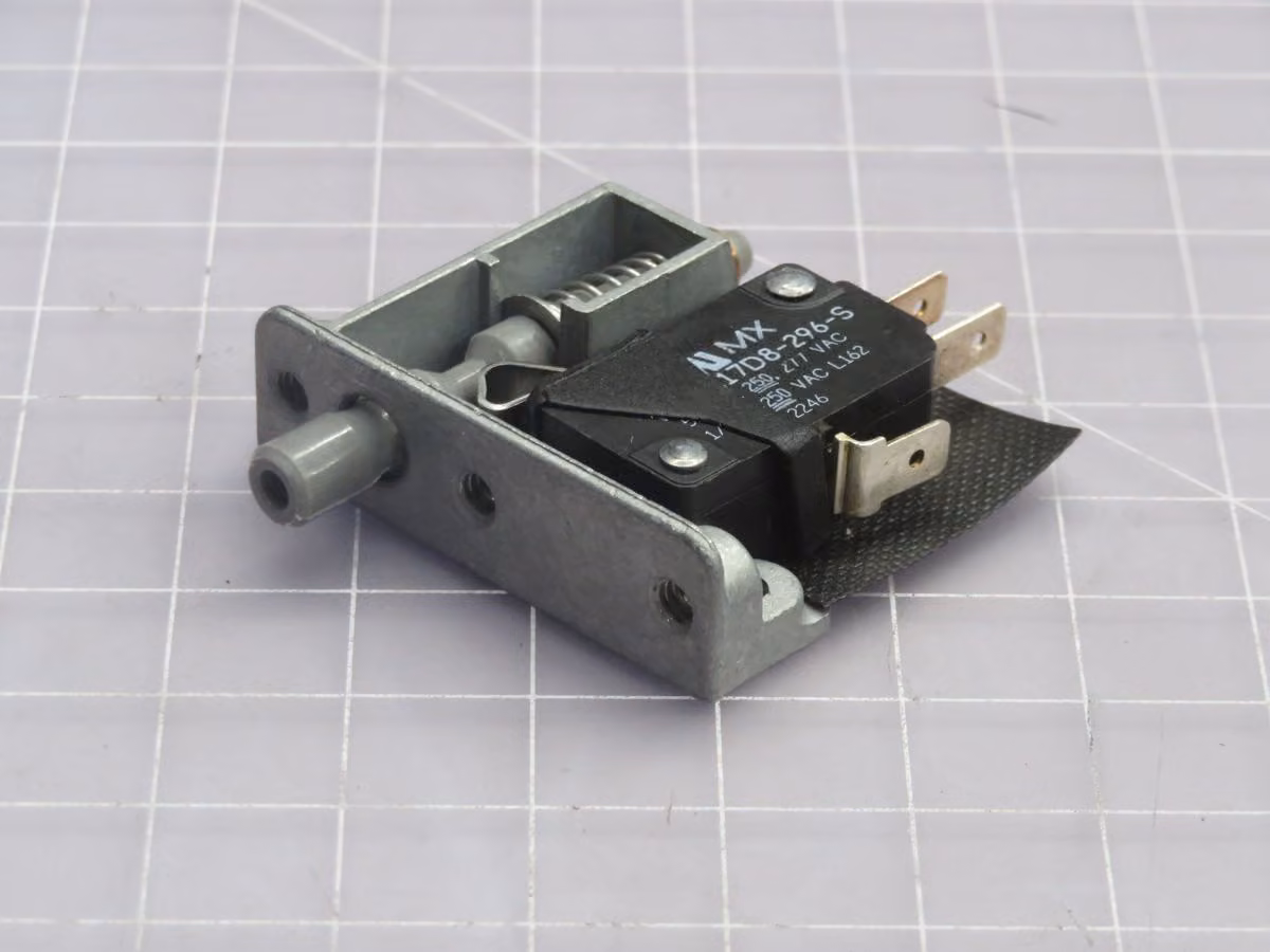 Honeywell #23AC82, Basic Switch-Door Switch, LOT of 50 - Image 2
