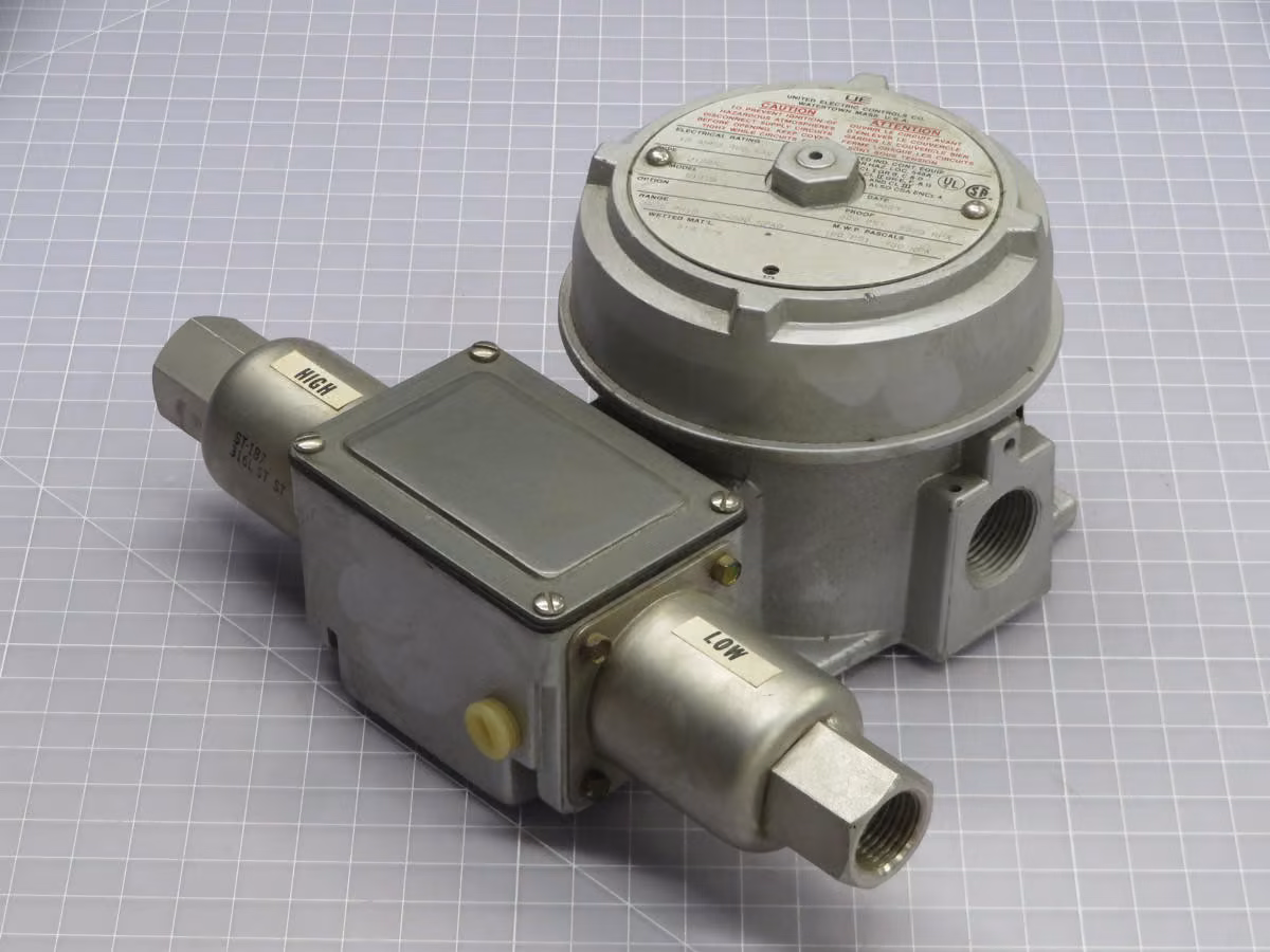 United Electric #J120K-S147B, Pressure Switch - Image 2