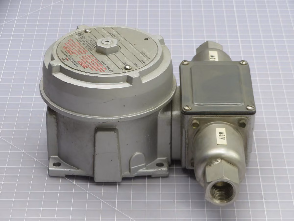 United Electric #J120K-S147B, Pressure Switch - Image 3