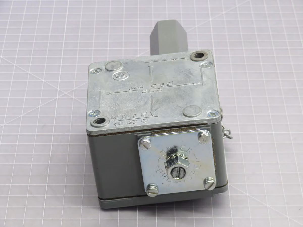 Allen-Bradley #836T-T262J, Pressure Switch - Image 1