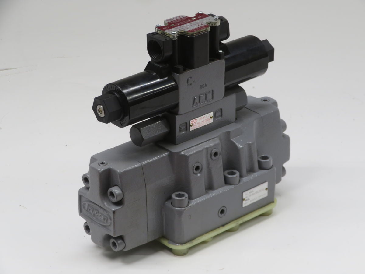 Toyo-Oki #HDD3C-3W-BCA-2-06B-LYD2, Directional Control Valve - Image 1