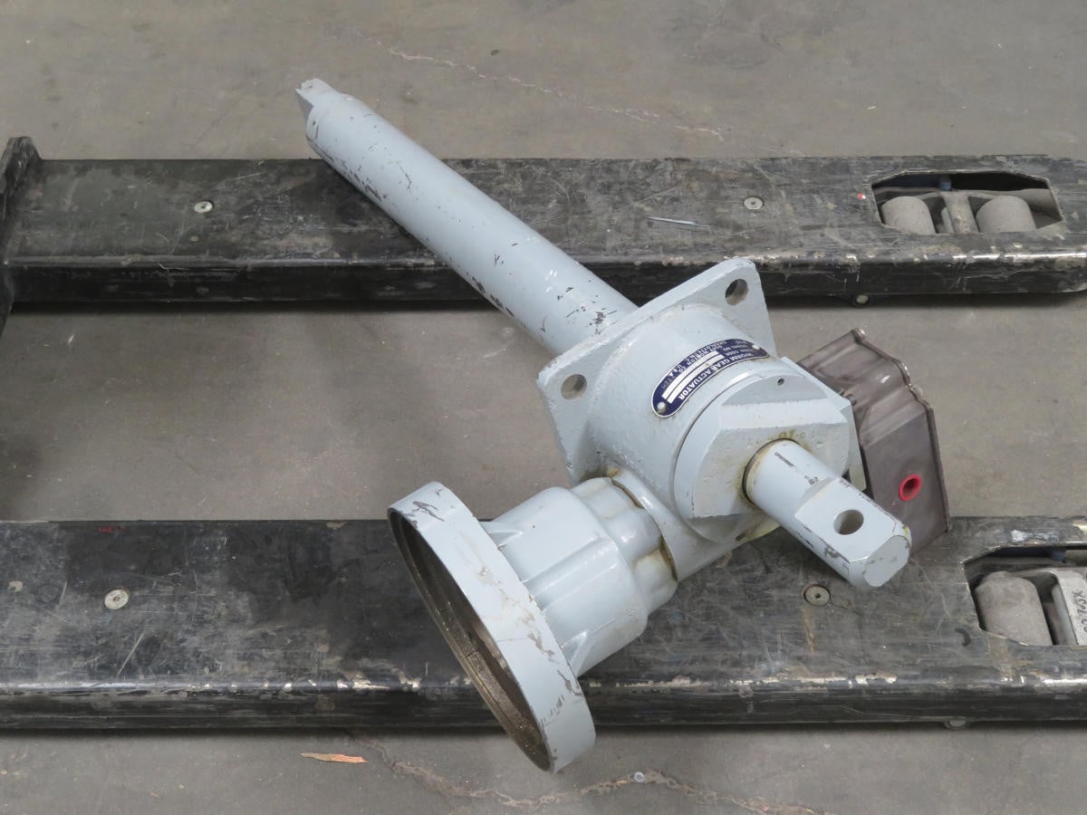 Duff Norton #FLM10010-845, Worm Gear Actuator width SKA6000B10 - Image 1