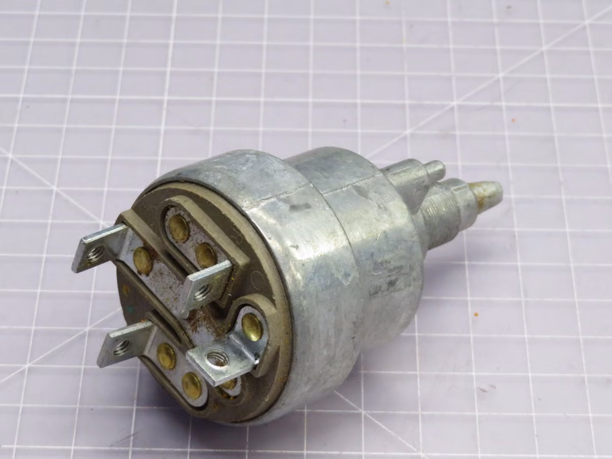 Caterpillar #9W1077, Start Switch, LOT of 13 - Image 2