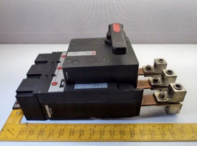 700 Amp, ABB #MG-8683, Type MH Circuit Breaker 3P 700 Amp 600 Volts 125/250 VDC With Switch - Image 3