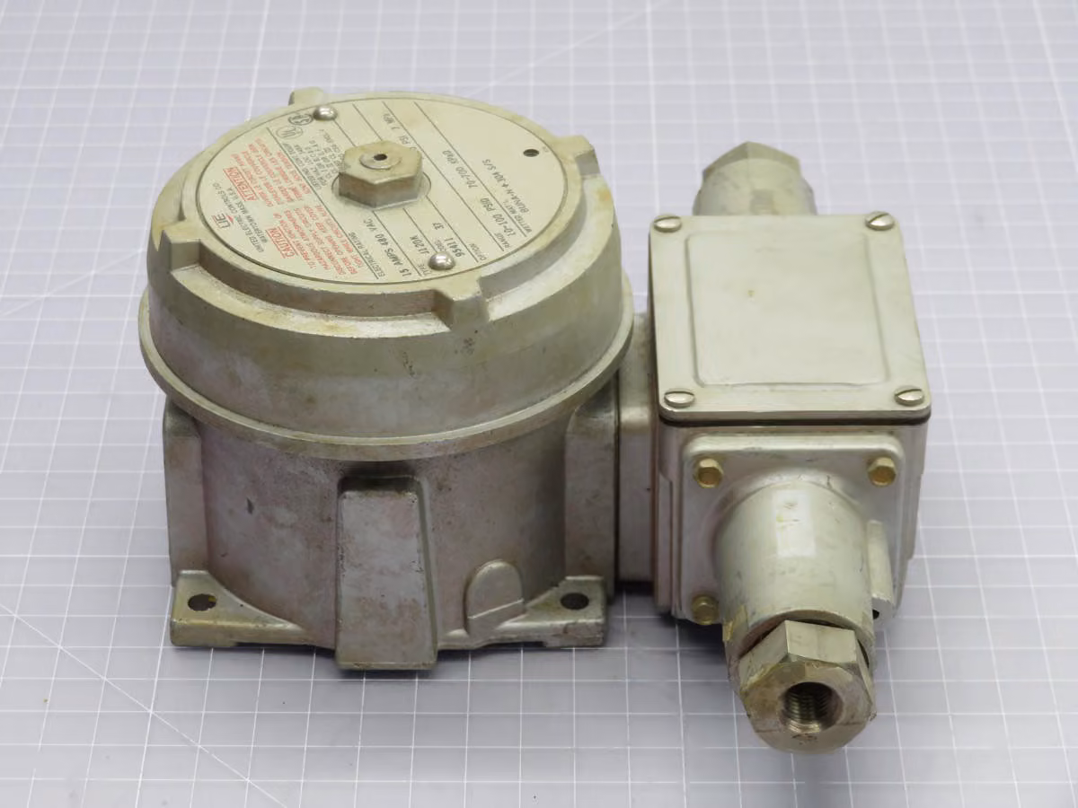 United Electric #95411, 37 temperature switch asse - Image 1
