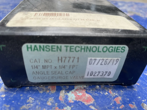 1/4" MPT x 1/4" FPT Hansen Technologies #H7771, angle seal capacity gauge/purge valve - Image 2