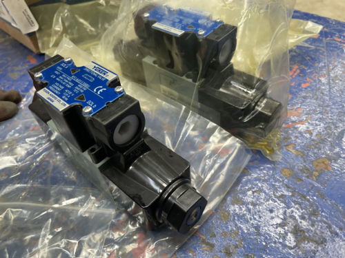 Frick #951A0113H01, Yuken solenoid valve - Image 5